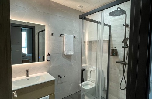 Parla Apartment | Ideal Studio: Between Madrid, Toledo and Warner Park 4.4