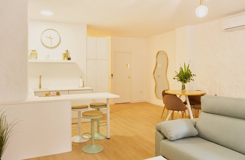 Salesas Apartment | La Abi 2 Apartment – Historic Center of Salamanca, Up to 3 Guests