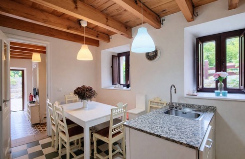 Vidiago House | La Curuxa House in Vidiago, Llanes