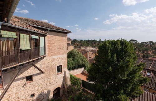 Segovia Old Town Cabin | La Judería Segovia Lodging - Room for 3