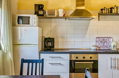 Torroella de Montgri House | La Paisa Holiday Home with Mountain Views and Wi-Fi