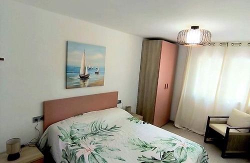 Sant Carles de la Rapita Apartment | La Rapita -Spain 5-Min Walk to the sandy Beach, Modern 3 bed Flat