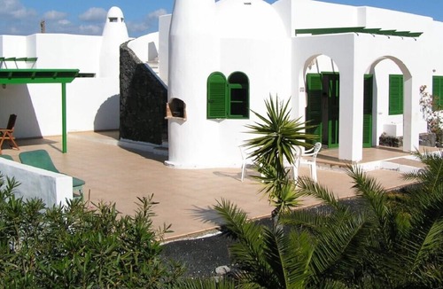 Montana Roja Villa | Large (privately owned) remodelled (2019) detached 3 bed villa in quiet resort