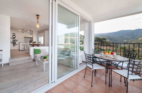 Tossa de Mar Apartment | Lovely apartment for 4 guests with WIFI, TV and terrace