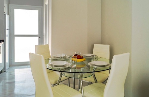 Urbanizacion Hacienda las Chapas Apartment | Lovely apartment for 5 guests with A/C, WIFI, pool, TV, terrace, pets allowed and panoramic view