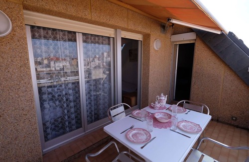 L'Ampolla Apartment | Lovely apartment for 6 people with WIFI, A/C, TV, terrace and pets allowed