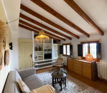 Fustera Apartment | Lovely Appartment 'Solana' with big garden, nice pool