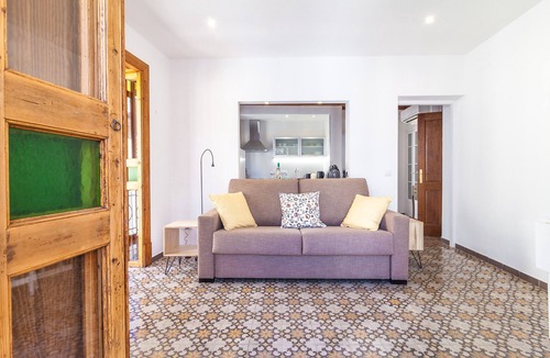 Old Town Apartment | Lovely Central Apartment Can Boss TI Cala Molins