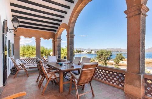 Es Bacares House | Lovely home in Alcudia with private swimming pool, can be inside or outside