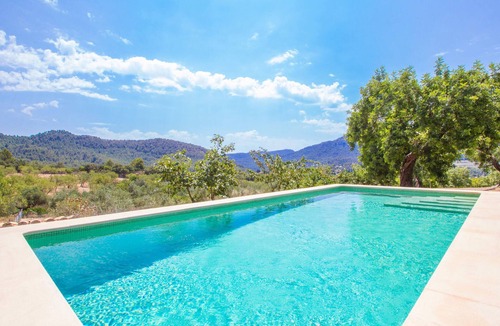 Puigpunyent House | Lovely home in Puigpunyent with private swimming pool, can be inside or outside