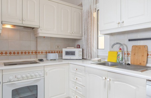 Chayofa Apartment | Lovely Suite with A Pool in Chayofa, with Mountain View, Wi-Fi and Air Conditioning