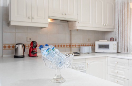 Chayofa Apartment | Lovely Suite with A Pool in Chayofa, with Mountain View, Wi-Fi and Air Conditioning