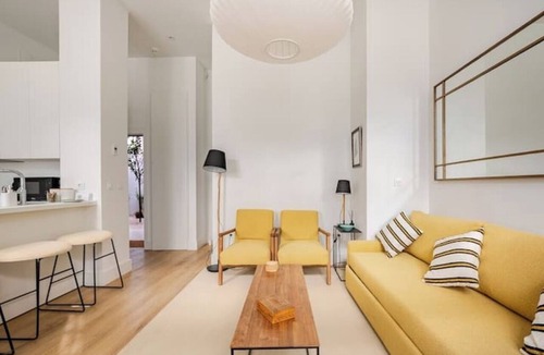 Feria Apartment | 🌙 Lunero: Elegant One-Bedroom Retreat in Seville’s Historic Old Town