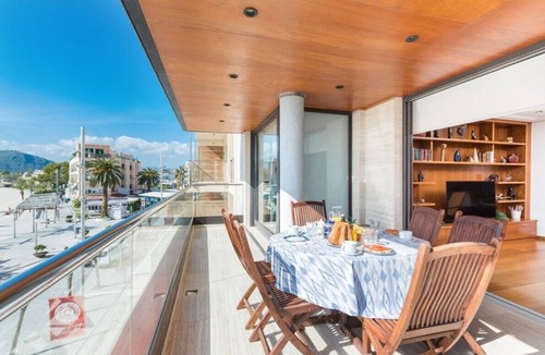 Alcudia Apartment | Luxurious Apartment with Wi-Fi, Balcony, and Sea View