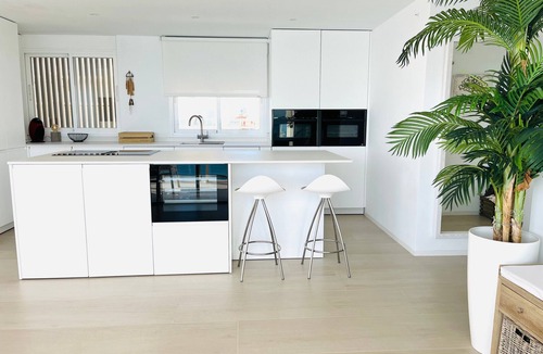 Calpe Apartment | Luxury beachfront apartment with sea views, pool, garden and Wi-Fi