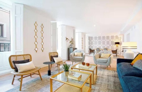 Cortes Apartment | Luxury City Living on Madrid's Iconic Calle de los Madrazo
