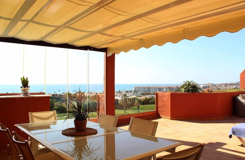 Casares Apartment | Luxury penthouse Doña Julia Golf