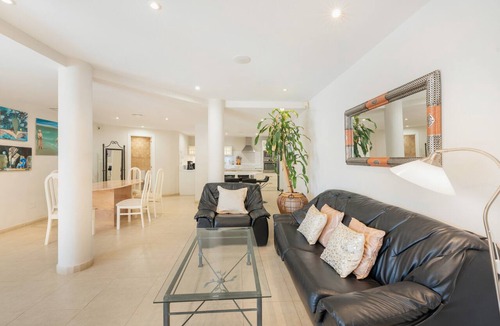 Benahavis Villa | Luxury Villa in Los Arqueros Golf with Private Pool and Sea Views