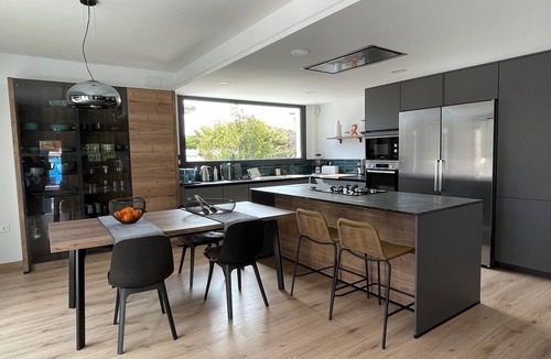 Otura House | Luxury Villa with Private Pool Near Granada, the Alhambra & Sierra Nevada