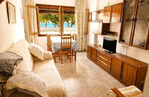 La Herradura Apartment | Magdalena 1st. Spacious apartment in the center of La Herradura bay