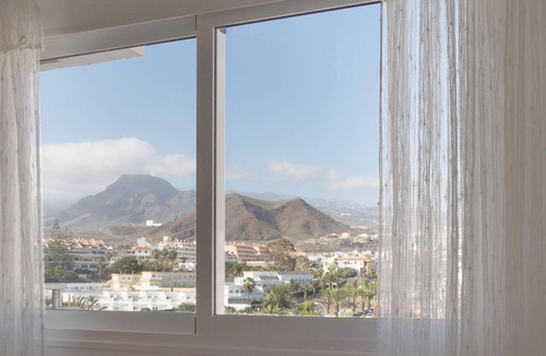 Los Cristianos Apartment | Magnificent apartment in Los Cristianos. Sea views and large terrace.