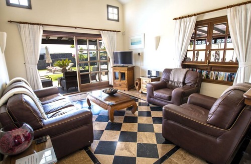 Montana Roja Villa | Marvelous Playa Blanca Villa | 2 Bedrooms | Villa Kagura | Spacious