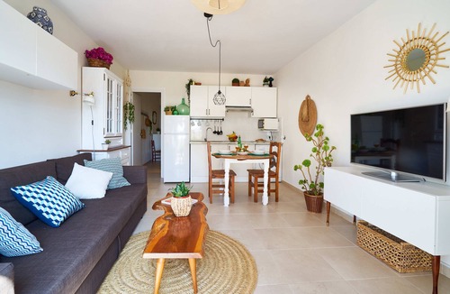 Sitio de Calahonda Apartment | Mediterranean apartment on the beachfront