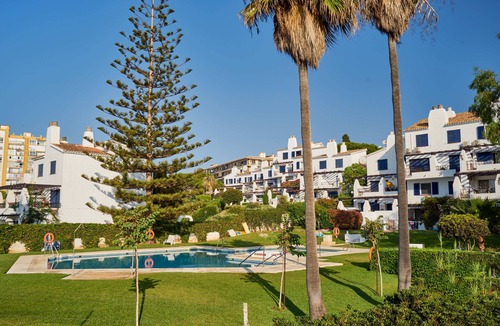 Sitio de Calahonda Apartment | Mediterranean apartment on the beachfront