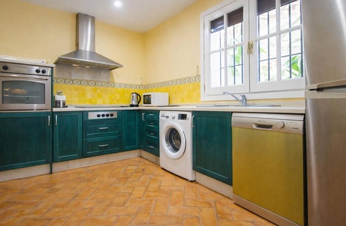 Saladillo-Benamara Villa | Mediterranean villa in Estepona, 50m from the beach