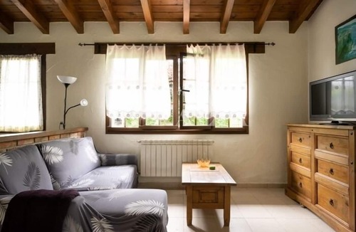 La Portilla House | Mirando al Cuera (Green) - apartment with pool in Piedra (Llanes)