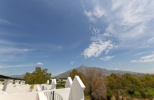 Marbella House | Modern 3 bed townhouse with roof terrace, sleeps 6, in Aloha nr Puerto Banus!