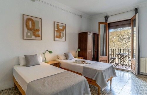 Eixample Apartment | Modern 6-Bedrooms Flat/Plaza Cataluña, Ramblas
