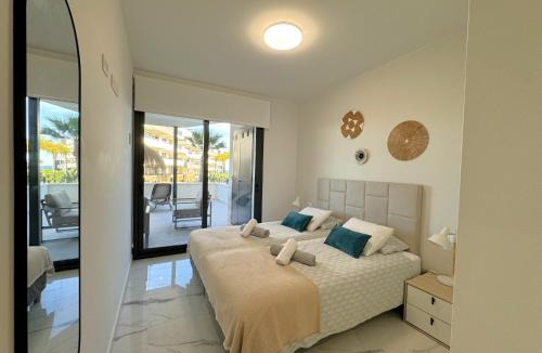 Flamenca Beach Apartment | Modern Appartement met Zwembad - Playa Flamenca