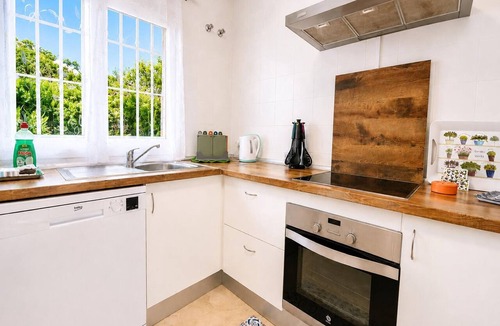 Saladillo-Benamara House | Modern bungalow 20m from beach with air conditioning and Wi-Fi