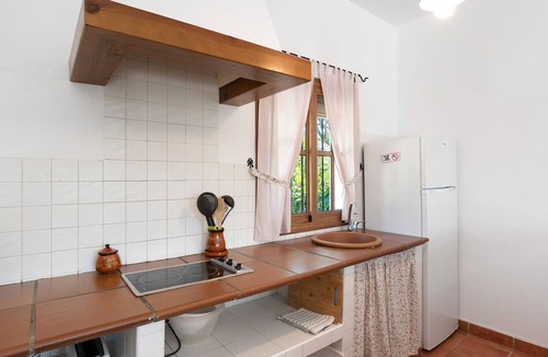 Zahora House | Modern Holiday Home "La Quinta de Maria Luisa 1" in Idyllic Location