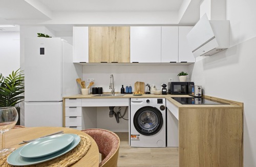 Torrefiel Apartment | Modern loft : Adapted : Smart TV : Air conditioning : 3 people : Air conditioner