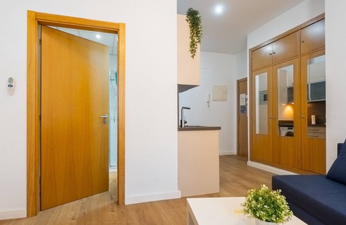 Encarnacion-Regina Apartment | Modern Studio by the River with Wi-Fi and Air Conditioning