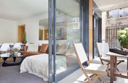 Sant Gervasi Apartment | My Space Barcelona 9 Apart. up to 54 people near Sant Joan de Déu Hospital
