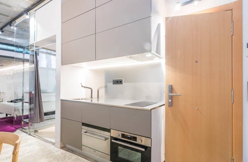 Sant Gervasi Apartment | My Space Barcelona Industrial Loft with Private Terrace in Sant Gervasi for 5