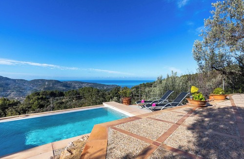Fornalutx Villa | New! 2 Bedroom Villa Pool & Stunning Views