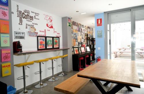 Foners Hostel | NEW ART BEACH HOSTEL- Albergue Juvenil