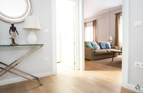 Malaga Historic Centre Apartment | New Marina Square Living4malaga