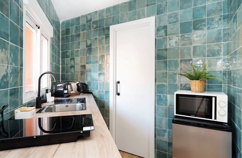 Sant Adria de Besos Apartment | New studio 20' Bcn Center/10' walk to the beach/15' Forum Bcn/balcony