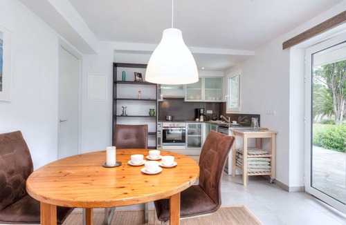 Llanca Apartment | Nice apartment for 3 guests with WIFI, A/C, TV and terrace