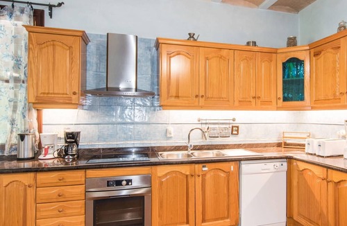 Moscari House | Nice home in Moscari with private swimming pool, can be inside or outside