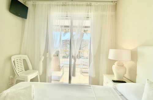 Playa de San Juan Apartment | Niza 22 by United Renters