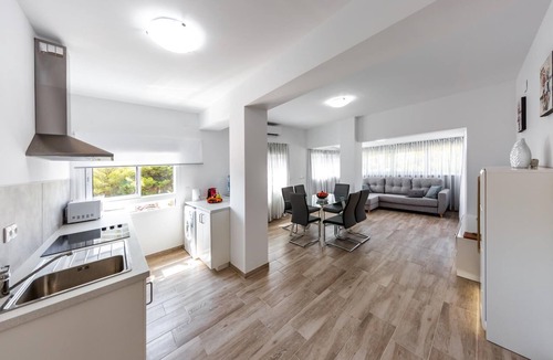 Cala Hostel | Penthouse, 3 min from the beach