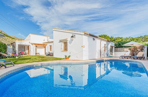 Puerto de Pollensa Villa | Pet-Friendly Chalet Can Singala with Mountain View, Pool, Wi-Fi, A/C, Terrace & Garden