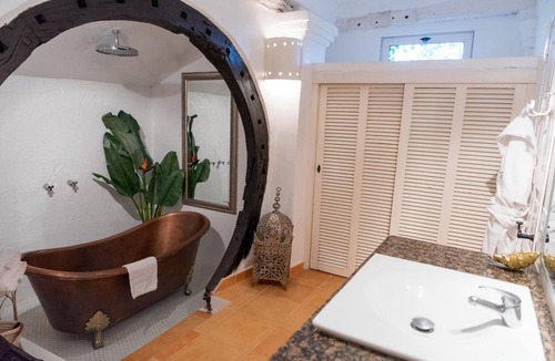 Sant Antoni de Portmany Hostel | Pikes Ibiza - Adults Only
