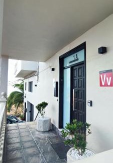 San Juan de la Rambla Villa | Poncio Home